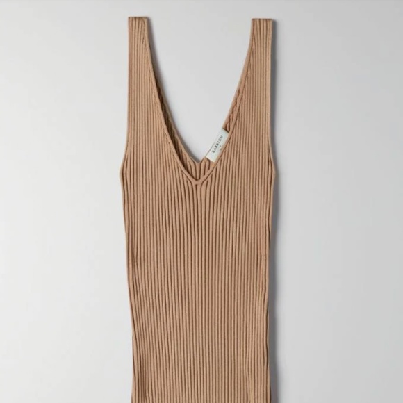BNWT Babaton Manor Sweater Tank - XS - Picture 2 of 5